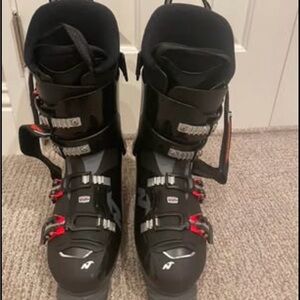 Nordica Men's Black and Red Ski Boots